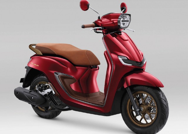Semakin Mewah dan Retro, New Honda Stylo 160 Hadir dengan Warna Spesial Burgundy